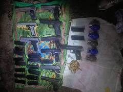 J&K: आतंक के खिलाफ सुरक्षाबलों को मिली बड़ी कामयाबी, कुपवाड़ा में हथियारों का जखीरा बरामद