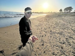 Priyanka Chopra Shares PICS With Nick Jonas On Beach, Captions Them 'What Dreams Are Made Of'