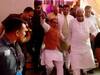 सीढ़ियों से उतरते समय लड़खड़ाकर गिरे CM शिवराज सिंह चौहान, नहीं आई कोई गंभीर चोट