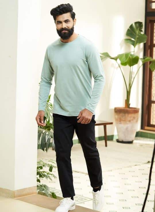 ਰਵਿੰਦਰ ਜਡੇਜਾ ਦੀ ਜਾਇਦਾਦ 100 ਕਰੋੜ ਤੋਂ ਵੱਧ, ਇੰਝ ਜੀਊਂਦੇ ਨੇ ਲਗਜ਼ਰੀ ਲਾਈਫ