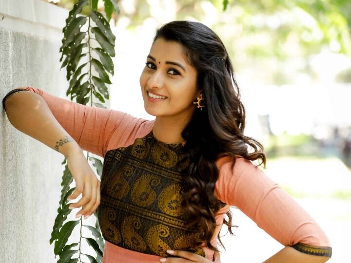 actress priya bhavani shankar shared about her fitness and beauty secrete பரு, கருவளையம் இருக்கட்டுமே.! முடிக்கு இந்த ஷாம்புதான் - பிரியா பவானி சங்கர் நச் விளக்கம்!