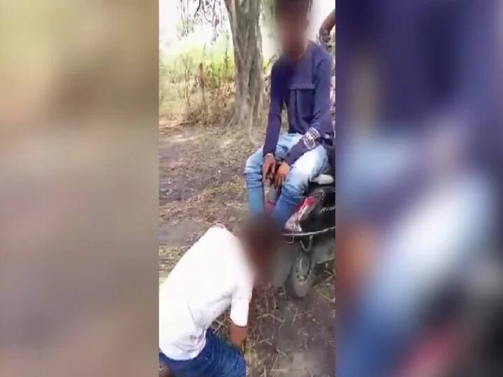 Uttar Pradesh Dalit Boy Assaulted  Forced To get illtreated  shocking video Crime : பட்டியலின சிறுவனை, கால்களை நக்கவைத்து வீடியோவை பரப்பிய கொடூரம்.. தொடரும் சாதிய வன்முறை