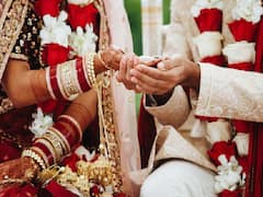 Kolhapur में कार की जगह पानी के टैंकर पर निकली बारात, वजह जानकर रह जाएंगे हैरान