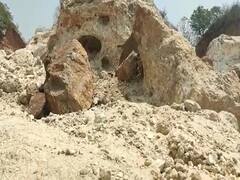 Nawada News: अभ्रक माइंस में चाल धंसने से नाबालिग की मौत, छह लोग घायल, अवैध रूप से हो रहा था खनन