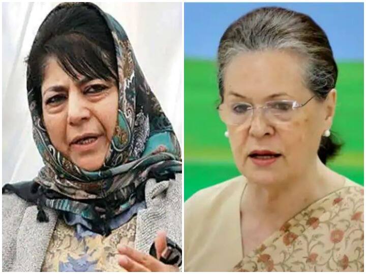 PDP chief Mehbooba Mufti meets Congress President Sonia Gandhi ANN PDP प्रमुख महबूबा मुफ्ती ने सोनिया गांधी से की मुलाकात, राजनीतिक गलियारों में हलचल तेज