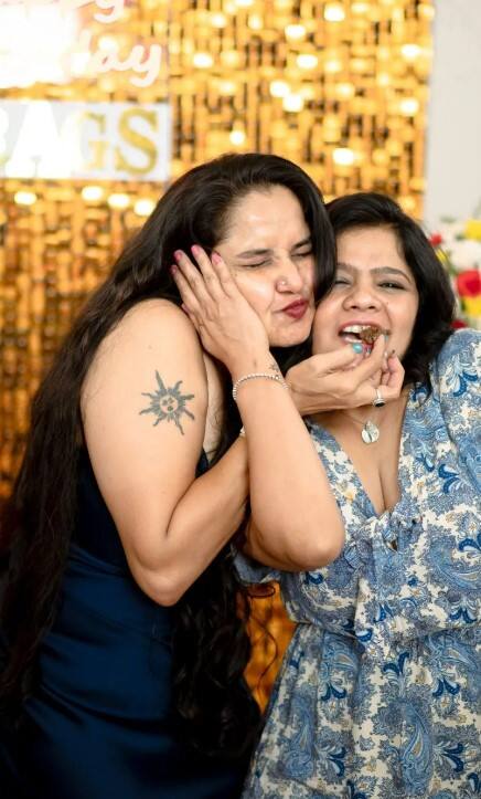 మొన్నామధ్య 'ఊ అంటావా మావా' ఐటెం సాంగ్ స్టెప్పులేసి అదరగొట్టింది.(Photo Courtesy: Pragathi Instagram)