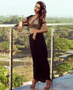 பிக் பாஸ் புகழ் ரைசா வில்சன் ஹாட் க்யூட் வைரல் க்ளிக்ஸ்..!