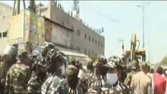 Jahangirpuri हिंसा के बाद अवैध निर्माण गिराने पहुंचा प्रशासन, भारी पुलिस बल तैनात | Delhi