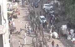 ਬੁਲਡੋਜ਼ਰ ਚਲਾਉਣ ਤੋਂ ਪਹਿਲਾਂ Jahangirpuri 'ਚ Delhi ਪੁਲਿਸ ਦਾ ਫਲੈਗ ਮਾਰਚ