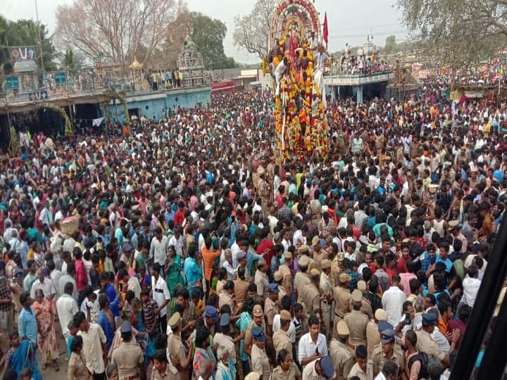 Koovagam Kuttandavar Temple Chithirai Therottam Transgender people pulled the rope கூவாகம் கூத்தாண்டவர் கோயிலில் சித்திரை தேரோட்டம் - தேரை வடம் பிடித்து இழுத்த திருநங்கைகள்