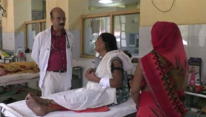 Kanpur News: उर्सला के अस्पताल में दलालों का बोलबाला, मरीज के इलाज के लिए डिप्टी सीएम को आना पड़ा आगे Kanpur News In Ursala Hospital, relatives of patient allegations treatment started after intervention of Deputy CM Uttar Pradesh Brajesh Pathak ANN Kanpur News: उर्सला के अस्पताल में दलालों का बोलबाला, मरीज के इलाज के लिए डिप्टी सीएम को आना पड़ा आगे