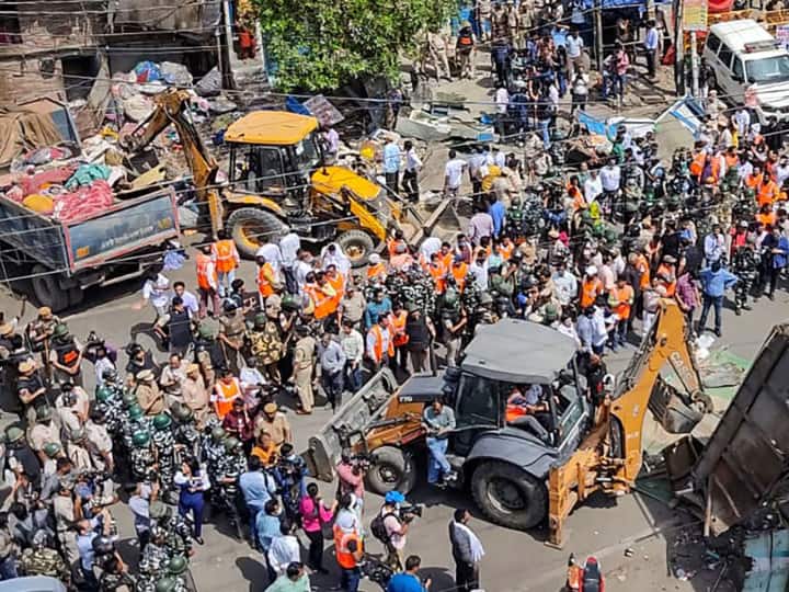 Jahangirpuri Demolition LIVE: जहांगीरपुरी अतिक्रमण को लेकर सियासत तेज, कल ओवैसी को इलाके में जाने से था रोका आज कांग्रेस का पहुंचेगा डेलिगेशन