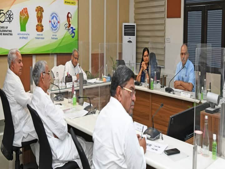 Rajasthan: सीएम अशोक गहलोत बोले- सड़क दुर्घटनाओं को कम करना सरकार की प्राथमिकता, बनाया ये खास प्लान CM Ashok Gehlot said reducing road accidents is the priority of the government made this plan Rajasthan: सीएम अशोक गहलोत बोले- सड़क दुर्घटनाओं को कम करना सरकार की प्राथमिकता, बनाया ये खास प्लान