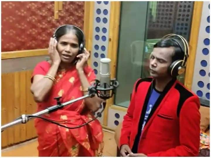 Ranu Mandal Seen Singing Bengali Song With Bangladeshi Superstar Hero Alom Video Viral Marathi 6844