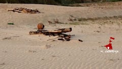 West Medinipur : নথি বা ডেথ সার্টিফিকেট ছাড়াই মৃতদেহ সৎকার পশ্চিম মেদিনীপুরের গ্রামীণ শ্মশানে ! উঠছে প্রশ্ন