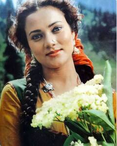 24 ਸਾਲਾਂ 'ਚ ਕਿੰਨੀ ਬਦਲ ਗਈ ਮੰਦਾਕਿਨੀ, ਤਾਜ਼ਾ ਤਸਵੀਰਾਂ ਦੇਖ ਕੇ ਯਕੀਨ ਨਹੀਂ ਹੋਵੇਗਾ