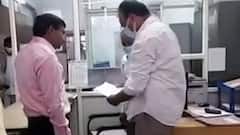 Meerut: MDA दफ्तर पर कमिश्नर का छापा, ड्यूटी से गायब दिखे कर्मियों पर कार्रवाई के निर्देश