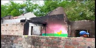 Chinsurah Fire: ঘুমের মধ্যে প্লাস্টিক গলে পড়ছে পায়ে, কিছু বুঝে ওঠার আগেই সিলিন্ডার বিস্ফোরণ, ভয়াবহ আগুনে পুড়ে ছাই বসতবাড়ি