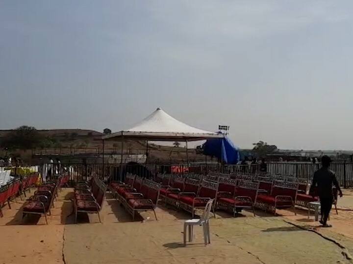 साहित्य संमेलनासाठी उदयगिरी महाविद्यालयाच्या 36 एकर परिसरात सात व्यासपीठ तयार करण्यात आले आहेत.