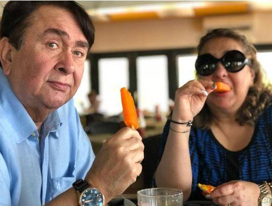 हालांकि बबीता ने थोड़े समय के लिए सिल्वर स्क्रीन पर काम किया इसके बाद उन्होंने साल 1971 में रणधीर कपूर से शादी की और सबसे प्रतिष्ठित फिल्म परिवार का हिस्सा बन गए.