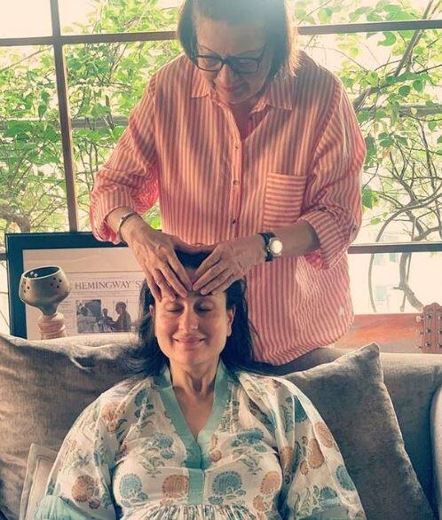 बॉलीवुड एक्ट्रेस और बबीता कपूर आज अपना 74वां जन्मदिन मना रही हैं. बबीता  कपूर की जिंदगी भी किसी फिल्मी कहानी से कम नहीं है. एक नामी परिवार में शादी होने के बाद भी उन्हें जिंदगी में खासा स्ट्रगल करना पड़ा था.