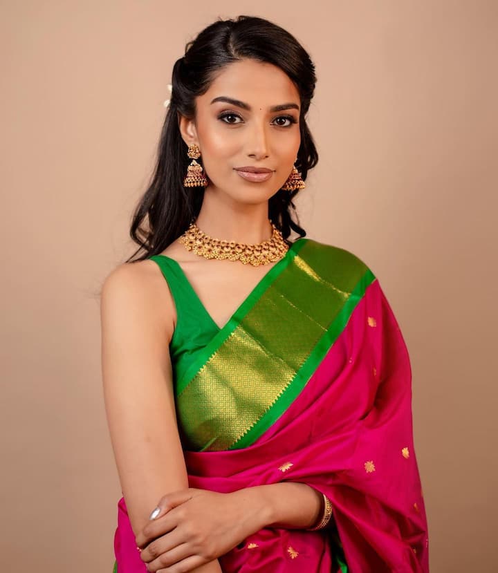 మీనాక్షి చౌదరి ఫోటోలు -Image credit: MeenakshiChaudhary/Instagram