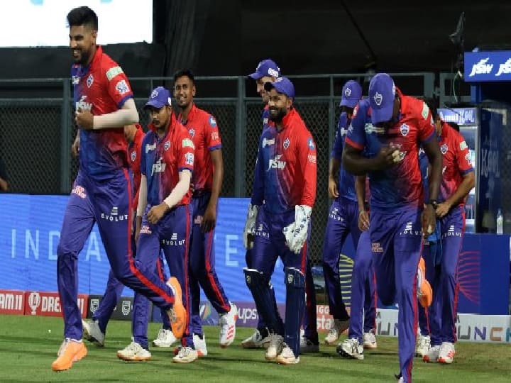 IPL 2022: one more Delhi Capitals foreign player has tested positive for Covid-19 says reports DC vs PBKS:  டெல்லி கேபிடல்ஸ் அணியில் மேலும் வீரர் ஒருவருக்கு கொரோனா?- இன்றைய ஐபிஎல் போட்டிக்கு சிக்கலா?