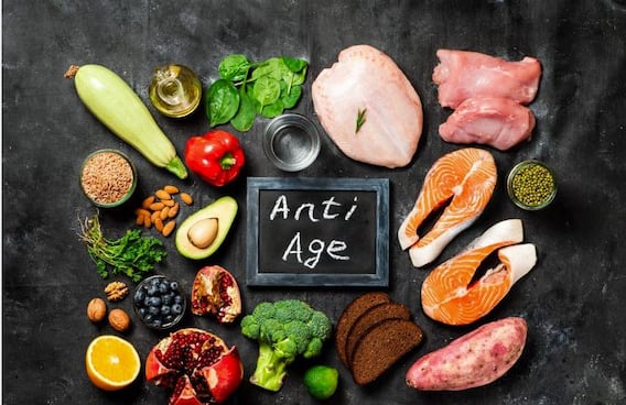 Anti Aging Foods: 50 ਸਾਲ ਦੀ ਉਮਰ 'ਚ ਵੀ ਦਿੱਸੇਗਾ 35 ਵਾਲਾ ਦਮ, ਬੱਸ ਆਪਣੀ ਡਾਈਟ 'ਚ ਸ਼ਾਮਲ ਕਰੋ ਇਹ 5 ਚੀਜ਼ਾਂ