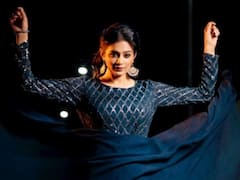 Priyamani Photos: నెలవంకలా వెలిగిపోతున్న ప్రియమణి