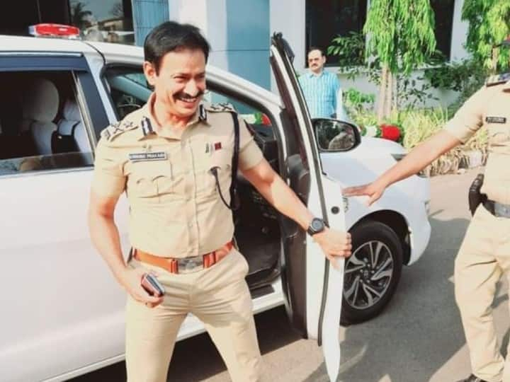 Pune Pimpri Chinchwad ips Krishna Prakash transferred Now VIP security IG कृष्ण प्रकाश यांची पिंपरी-चिंचवडमधून बदली; आता 'व्हीआयपीं'ची सुरक्षा सांभाळणार