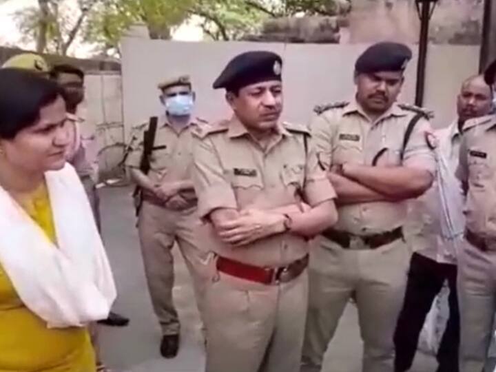 Etawah Deendayal Upadhyay Rajkiya Ashram Paddhati Vidyalaya Student death and Alligation on principle ann Etawah News: हॉस्टल से लापता छात्र का शव मिलने से हड़कंप, प्रिंसिपल और वार्डन पर लगे गंभीर आरोप