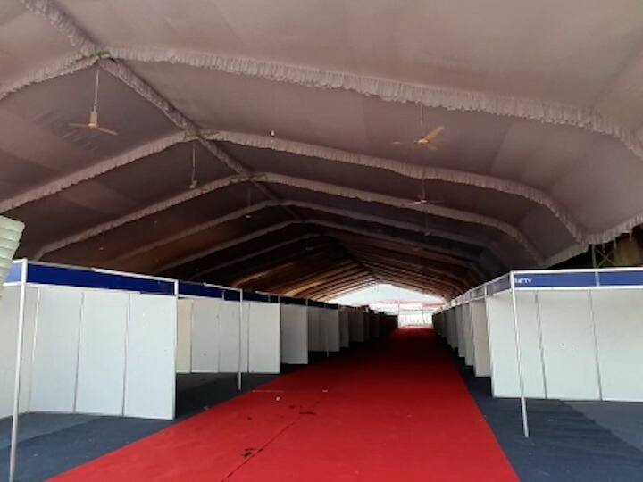 मान्यवरांसाठी सहा ठिकाणी हेलिपॅड तयार करण्यात आले आहेत. भोजन व्यवस्थेवर विशेष लक्ष देण्यात येत आहे. यासाठी सकाळ-संध्याकाळ मिळून 10 हजार लोकांची भोजनव्यवस्था करण्यात आली आहे.