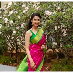 Meenakshi Chaudhary: యాక్టర్‌గా మారిన డాక్టరమ్మ, పట్టుచీరలో బుట్టబొమ్మలా