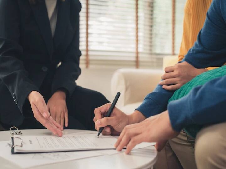 Term Insurance Benefits you should buy term insurance at early age to get these benefits Term Insurance: जरूर खरीदें टर्म इंश्योरेंस, कम प्रीमियम पर मिलेगा ज्यादा कवरेज