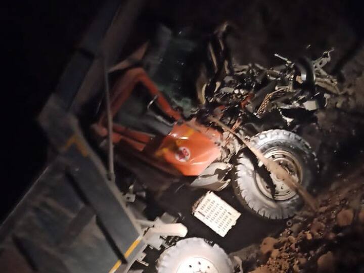 Singrauli News: कोयला खदान में दो डंपर की टक्कर, चालक गंभीर रूप से घायल, गुस्साए कर्मचारियों ने घंटों किया हंगामा Madhya Pradesh Collision of two dumpers in coal mine one driver seriously injured in Singrauli ANN Singrauli News: कोयला खदान में दो डंपर की टक्कर, चालक गंभीर रूप से घायल, गुस्साए कर्मचारियों ने घंटों किया हंगामा