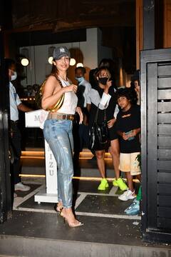 अर्जुन कपूर नहीं इन खास लोगों के साथ डिनर डेट पर पहुंचीं मलाइका अरोड़ा, सामने आईं तस्वीरें