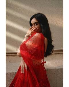 Adah Sharma Photos: ఎర్రచీరలో తళుక్కుమని 'హార్ట్ ఎటాక్' తెప్పిస్తోన్న అదా