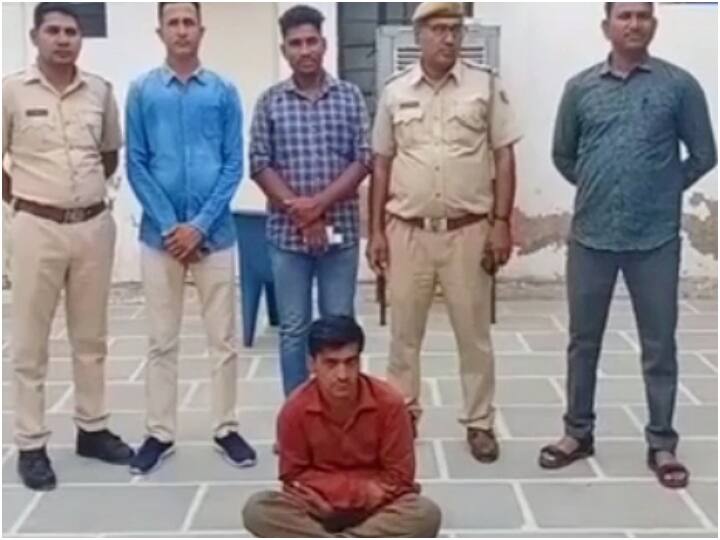 Police scrutinized 125 CCTV cameras for the thief who stole clothes and chargers arrested ANN Rajasthan News: प्रधान के घर मोबाइल चार्जर की चोरी, ढूंढने में जुटा पूरा थाना; 125 CCTV खंगाले तब जाकर हुई गिरफ्तारी
