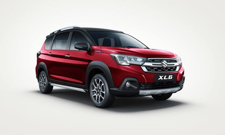 Maruti XL6 ची रेंज ही एर्टिगापेक्षा लहान असली तरी ही अधिक प्रीमियम कार आहे. या कारची किंमत 14.5 लाख रुपये आहे. Maruti XL6 ही कार नवीन एर्टिगा आणि किया कॅरेन्स या कारशी स्पर्धा आहे.