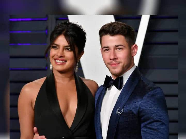 Priyanka Chopra Baby Name : जानेवारीत जन्म, एप्रिलमध्ये नामकरण! प्रियांका चोप्रा-निक जोनासच्या लेकीचं नाव ऐकलतं का? Priyanka Chopra Nick Jonas Baby Name Reveled in media reports Malti Marie Chopra Jonas Priyanka Chopra Baby Name : जानेवारीत जन्म, एप्रिलमध्ये नामकरण! प्रियांका चोप्रा-निक जोनासच्या लेकीचं नाव ऐकलतं का?