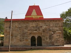 Chhattisgarh News: 1705 ईसवी का मंदिर बना आस्था का केंद्र, यहां आज भी मौजूद रहस्यमयी कुआं