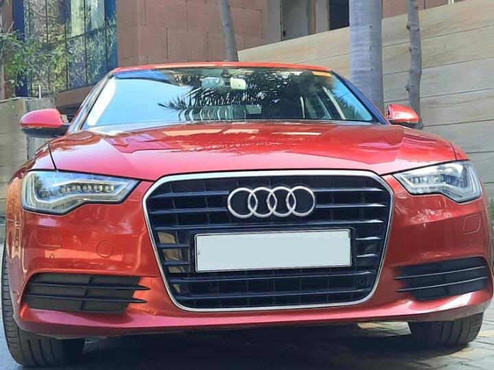 ऐसे में कार सिग्नल पर रेस्पॉन्ड करती है और आप बिना चाबी लगाए कार को खोल पाते हैं.