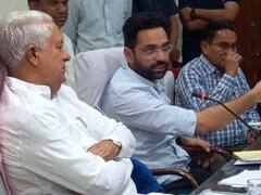 Dausa News: दौसा में वेंटिलेटर पर स्वास्थ्य व्यवस्था, कलेक्टर ने चिकित्सा मंत्री की बैठक में खोली पोल