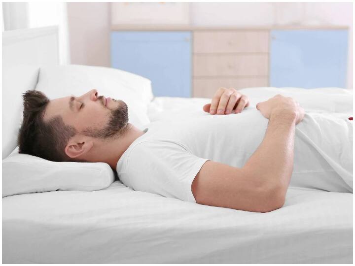 Health Care Tips: सोने के इन तरीकों से बन सकती है आपकी सेहत, जानें