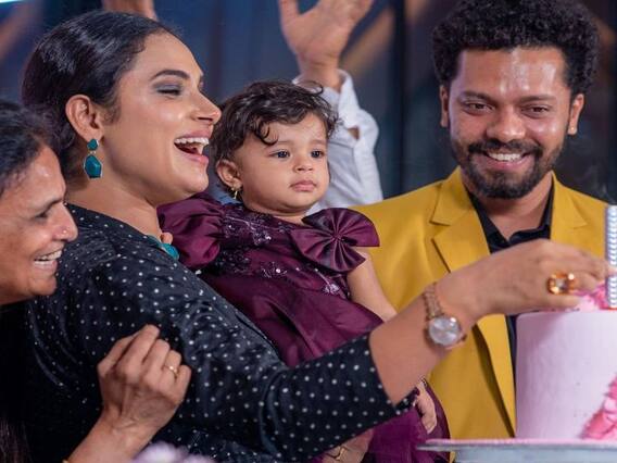 HariTeja Daughter: హరితేజ కూతురి ఫస్ట్ బర్త్ డే సెలెబ్రేషన్స్ HariTeja Daughter: హరితేజ కూతురి ఫస్ట్ బర్త్ డే సెలెబ్రేషన్స్
