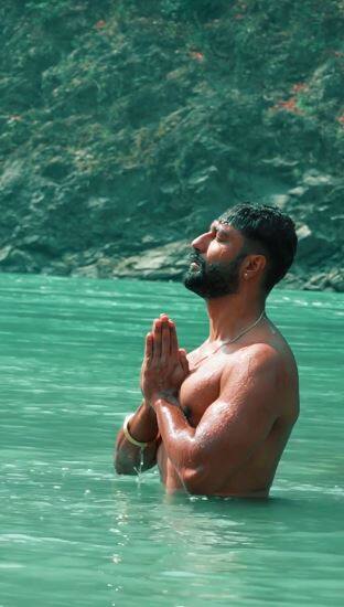 ਬਾਲੀਵੁੱਡ ਅਦਾਕਾਰ ਵਿੱਕੀ ਕੌਸ਼ਲ ਕਿਸੇ ਜਾਣ-ਪਛਾਣ ਦੀ ਲੋੜ ਨਹੀਂ। ਤੁਸੀਂ ਸਾਰਿਆਂ ਨੇ ਉਸ ਦੀ ਵਧਦੀ ਪ੍ਰਸਿੱਧੀ ਤੇ ਉਸ ਦੀਆਂ ਸ਼ਾਨਦਾਰ ਫਿਲਮਾਂ ਦੀ ਸਫਲਤਾ ਨੂੰ ਦੇਖਿਆ ਹੋਵੇਗਾ।