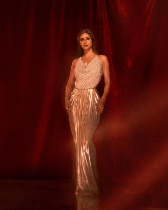 Then came the sizzling look of Mouni Rai, the sensation of wearing a halter neck dress.