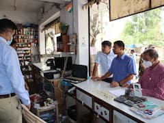 Koriya: कलेक्टर का रियलिटी चेक, जेनेरिक की जगह मिले ब्रांडेड दवाइयों के प्रिस्क्रिप्शन, चार डॉक्टरों को नोटिस