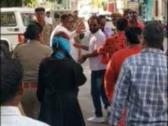 Moradabad: सोशल मीडिया पर हुआ था प्यार, शादी करने जा रहे प्रेमी जोड़े को हिंदू युवा वाहिनी ने रोका