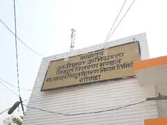 Gonda News: गोंडा के इस गांव में बिजली की हालत बेहद खस्ता, कोई यहां अपनी बेटी की शादी नहीं करना चाहता